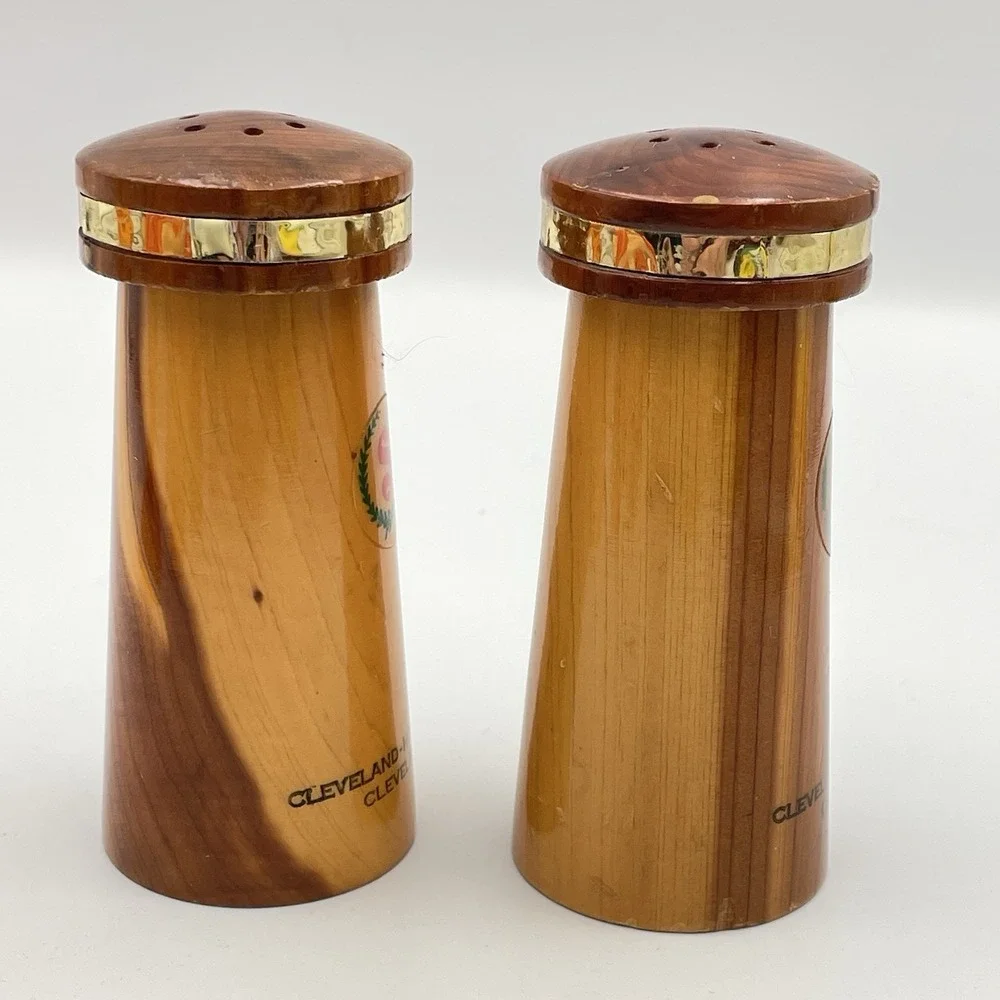Vintage 1960s Wooden Salt‎ & Pepper Shakers Cleveland Hopkins Airport Ohio